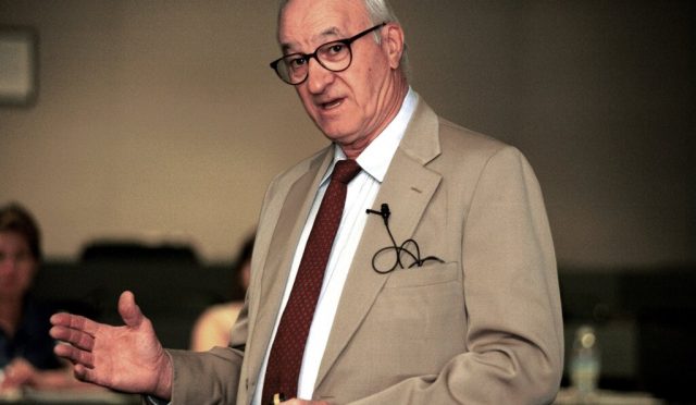 Albert Bandura Sözleri: Sosyal Öğrenme Teorisi ve İnsan Davranışı Üzerine Derinlemesine Alıntılar